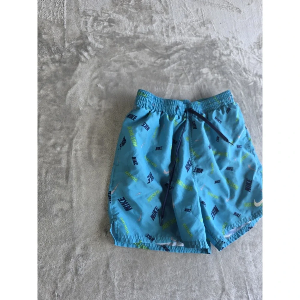 Nike men medium